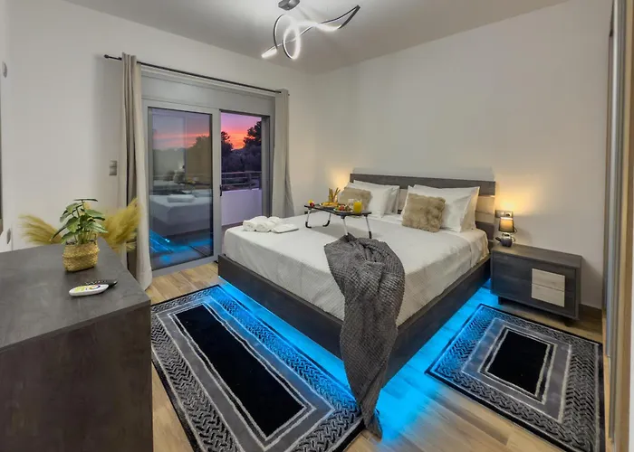 ヴィラ La Casa Di Pantelis With Luxury Pool