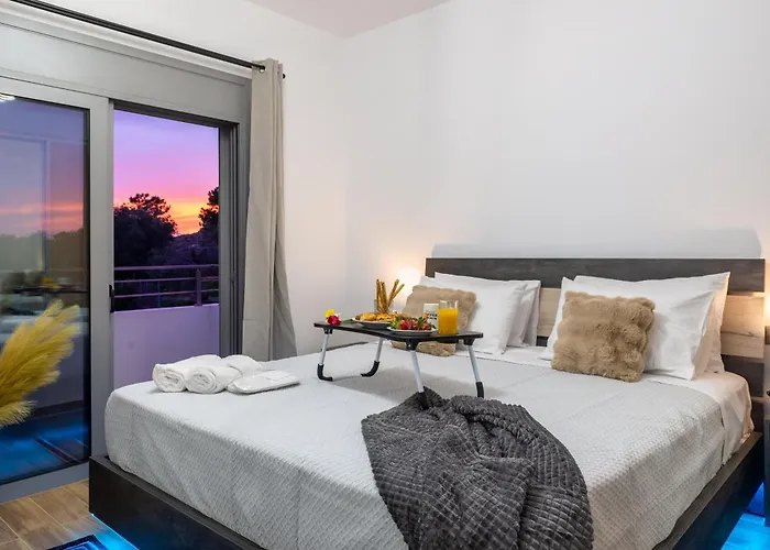 ヴィラ La Casa Di Pantelis With Luxury Pool *